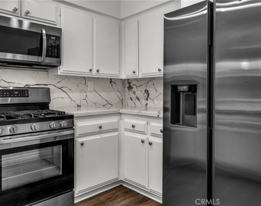 16866 Kingsbury - Photo Thumbnail 20