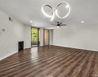 16866 Kingsbury - Photo Thumbnail 12