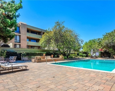 16866 Kingsbury - Photo Thumbnail 6