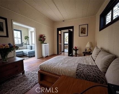 4845 1/2 Agnes Avenue - Photo Thumbnail 5