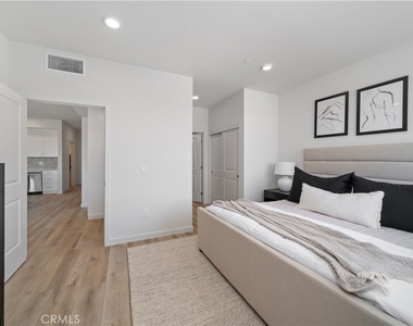 2475 Victoria Avenue - Photo Thumbnail 13