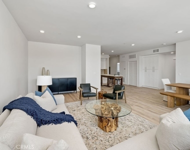 2475 Victoria Avenue - Photo Thumbnail 5