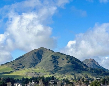 2475 Victoria Avenue - Photo Thumbnail 25