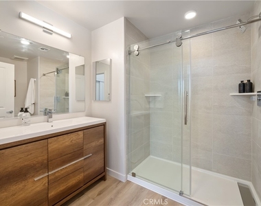 2475 Victoria Avenue - Photo Thumbnail 15