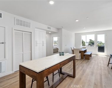 2475 Victoria Avenue - Photo Thumbnail 11