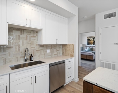 2475 Victoria Avenue - Photo Thumbnail 10