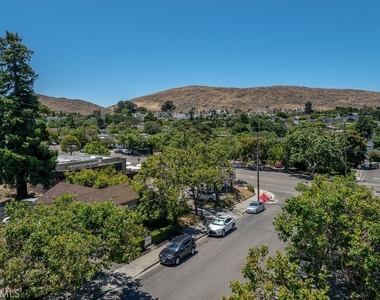 2475 Victoria Avenue - Photo Thumbnail 24