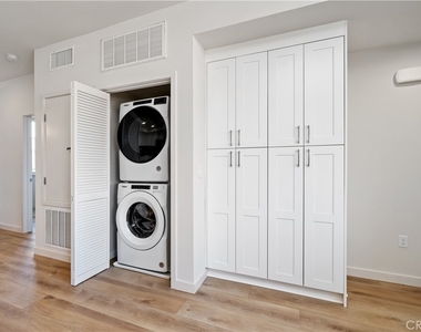 2475 Victoria Avenue - Photo Thumbnail 21