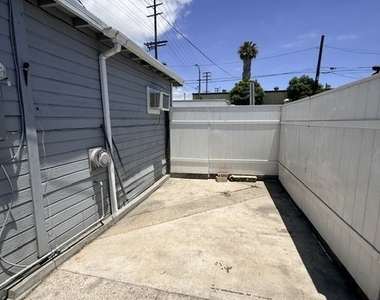 947 Dominguez - Photo Thumbnail 7