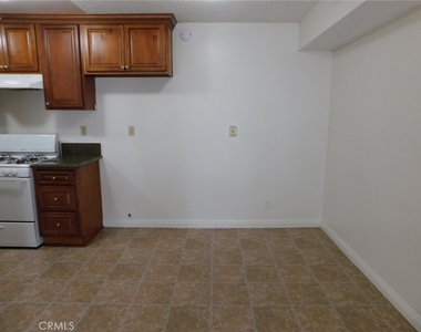 8021 4th Street - Photo Thumbnail 4