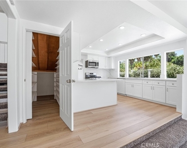 845 Woodcrest - Photo Thumbnail 11