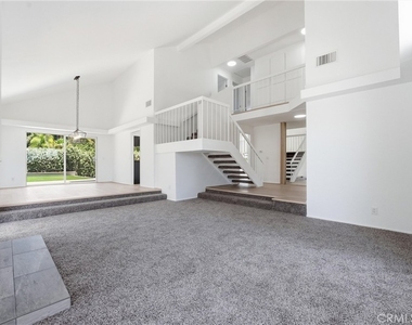 845 Woodcrest - Photo Thumbnail 5