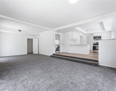 845 Woodcrest - Photo Thumbnail 12