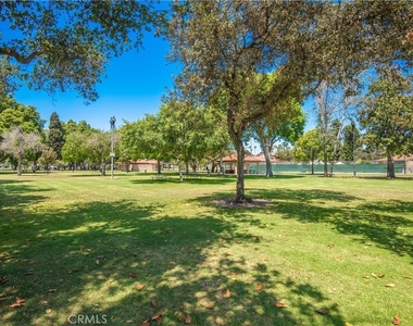 310 S Beachy Place - Photo Thumbnail 20