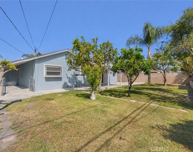 310 S Beachy Place - Photo Thumbnail 12