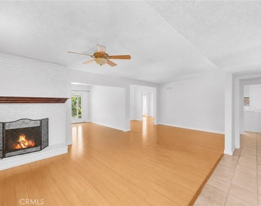 310 S Beachy Place - Photo Thumbnail 5