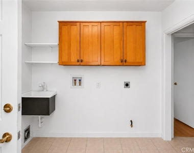 310 S Beachy Place - Photo Thumbnail 10