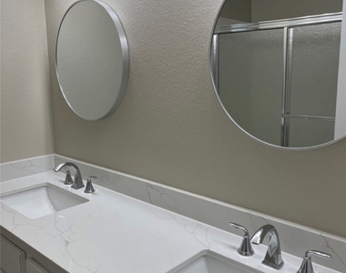 8024 E Woodsboro - Photo Thumbnail 15
