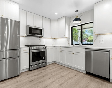9321 Belvoir Avenue - Photo Thumbnail 7