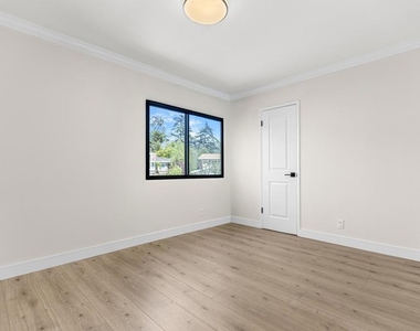 9321 Belvoir Avenue - Photo Thumbnail 16