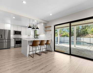 9321 Belvoir Avenue - Photo Thumbnail 6
