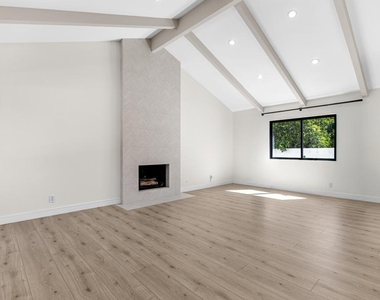 9321 Belvoir Avenue - Photo Thumbnail 11