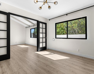 9321 Belvoir Avenue - Photo Thumbnail 12