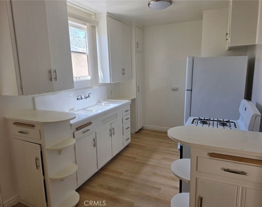 633 Park Avenue - Photo Thumbnail 8