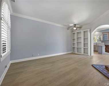 26201 Sunnyglen Avenue - Photo Thumbnail 5