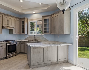 26201 Sunnyglen Avenue - Photo Thumbnail 8