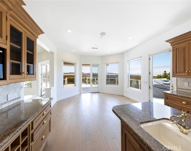 12 San Remo - Photo Thumbnail 18