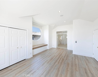 12 San Remo - Photo Thumbnail 36