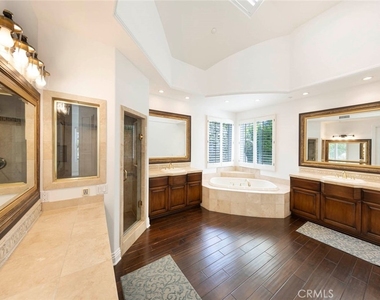 12 San Remo - Photo Thumbnail 27