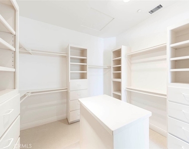 12 San Remo - Photo Thumbnail 29