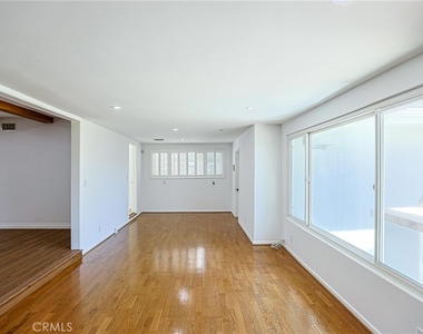 1200 W Rowan - Photo Thumbnail 7