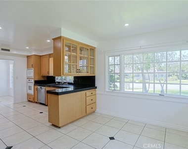 1200 W Rowan - Photo Thumbnail 11