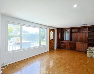 1200 W Rowan - Photo Thumbnail 8