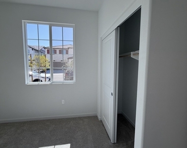 9567 E Silverstein Dr - Photo Thumbnail 13