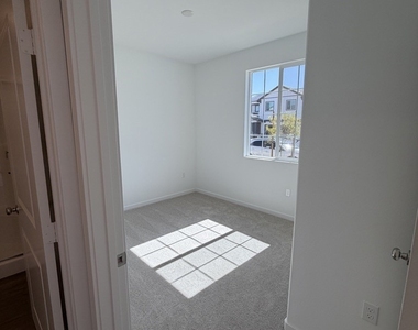 9567 E Silverstein Dr - Photo Thumbnail 10