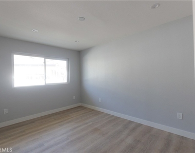 651 Ward - Photo Thumbnail 8
