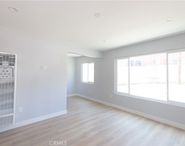 651 Ward - Photo Thumbnail 7