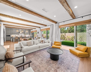 129 Coldwater - Photo Thumbnail 1