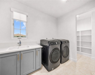 129 Coldwater - Photo Thumbnail 23