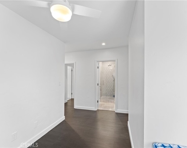 215 E Edgewater - Photo Thumbnail 24