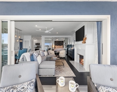 215 E Edgewater - Photo Thumbnail 3