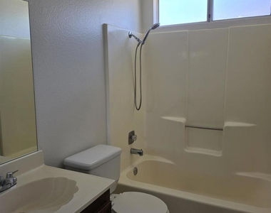 601 Corona Street - Photo Thumbnail 13