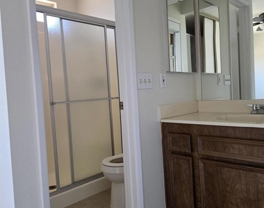 601 Corona Street - Photo Thumbnail 16