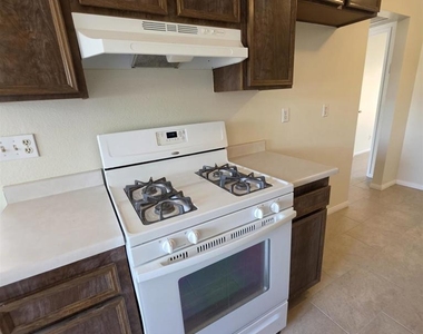 601 Corona Street - Photo Thumbnail 25