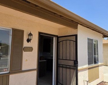 601 Corona Street - Photo Thumbnail 5