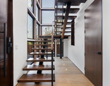 5610 Bellevue Avenue - Photo Thumbnail 13